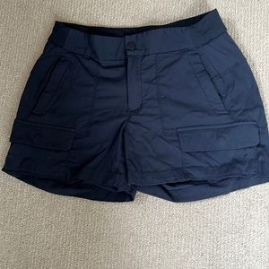 So cute - 6 pockets, soft waistband, lightweight Athleta shorts. Travel ready.